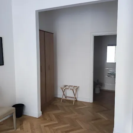 Guest house Piazza Goldoni 3*