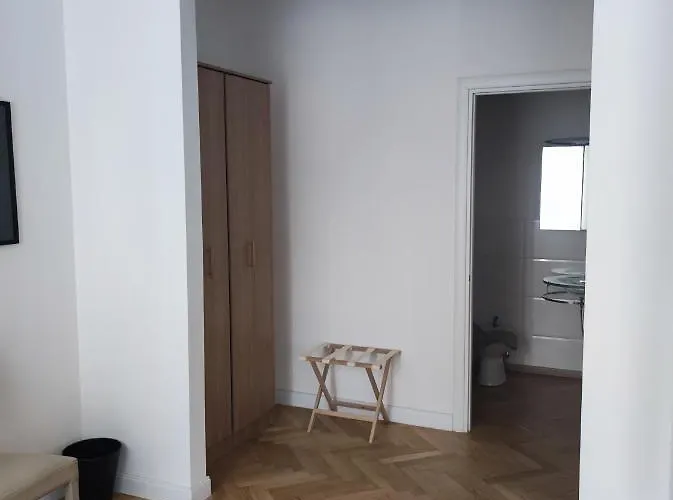 Guest house Piazza Goldoni 3*